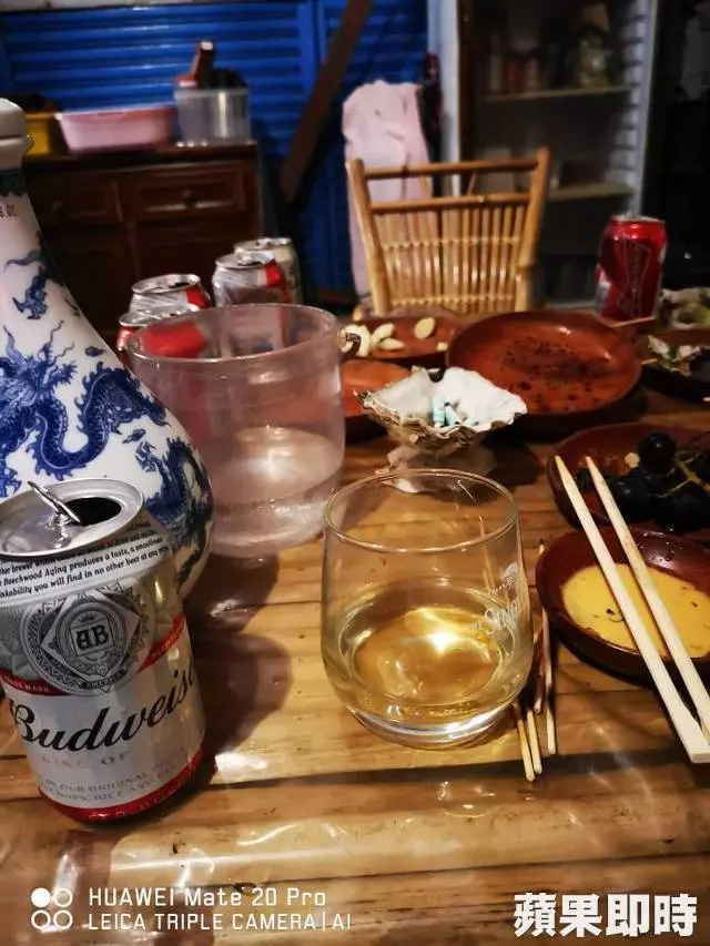 墾丁燒烤店「絕版」高粱4杯2千4 陸客錢帶不夠控詐欺