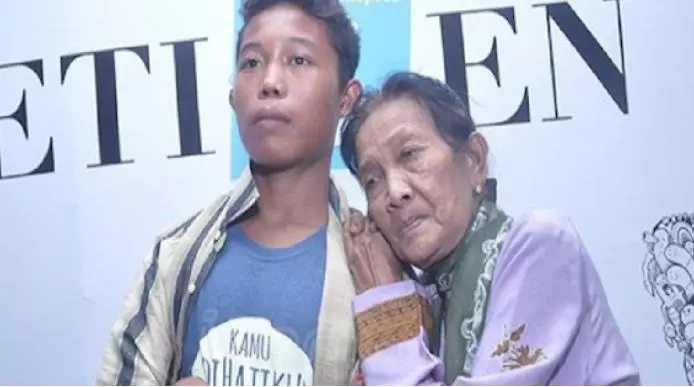 16歲鮮肉硬要娶「71歲阿罵」,會將她軟禁在房間裡「想生1男1女」,當大家看到聘金「都嚇傻了」...