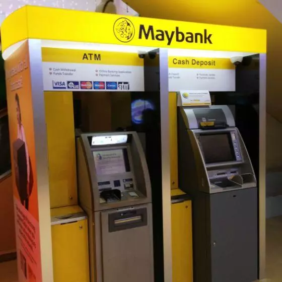 美女報警投訴Maybank 無端端吃了她的11千!網友:玩那個銀行遊戲的人請注意!! !