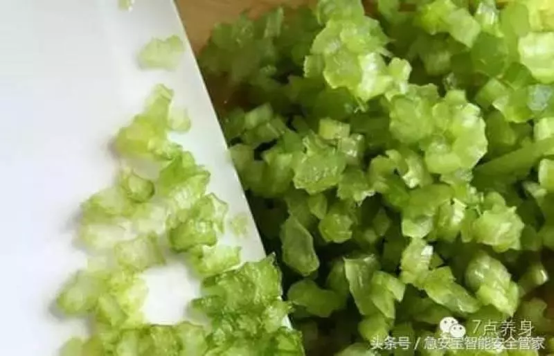 高血壓是慢性病,一旦患上就需要終身服藥!! 幫你附上「年齡和血壓」對照表,有必要了解...