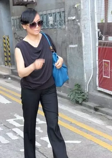 又一位明星去世!享年46歲!21歲出道,憑一角爆紅港臺,卻因意外導致右耳失聰,遭遇...去世!