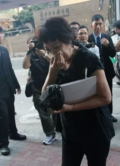 又一位明星去世!享年46歲!21歲出道,憑一角爆紅港臺,卻因意外導致右耳失聰,遭遇...去世!
