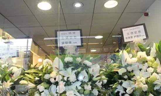 又一位明星去世!享年46歲!21歲出道,憑一角爆紅港臺,卻因意外導致右耳失聰,遭遇...去世!