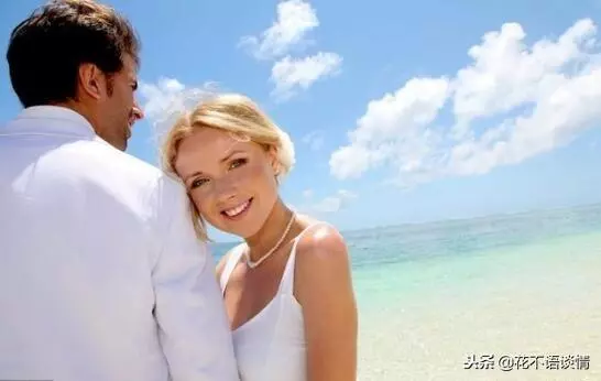 小舅子結婚,岳母來借五萬塊,男子說了兩個字,老婆不說話了