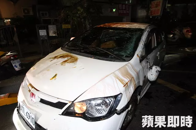 酒駕男連撞18車翻覆 酒測值0.75嗆「拍什麼!」