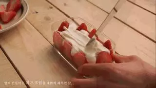 韓國又一家賣草莓蛋糕的火了!火爆ins的草莓盒子蛋糕,到底多少吃?
