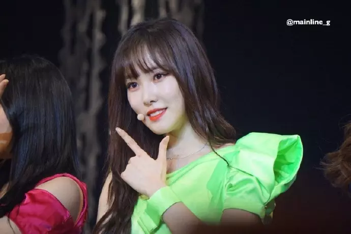 [GFRIEND][分享]190328 置身於粉藍夢境中…銀河X RAVI 百事可樂合作花概念照公開