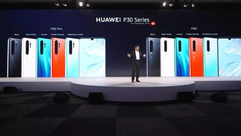 Huawei P30和P30 Pro終於公布!只需RM3682!Leica四攝!可Zoom 50倍!