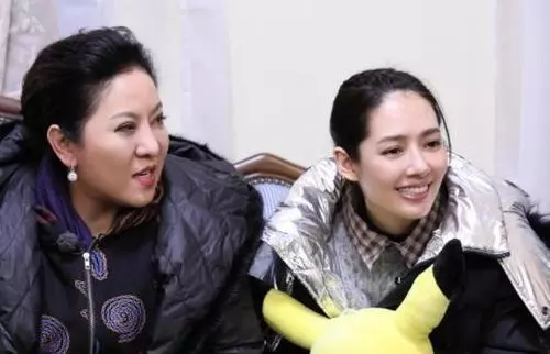 向太曬兒子520單膝下跪求婚,郭碧婷晉升「小向太」,閃戀閃婚僅用兩月!