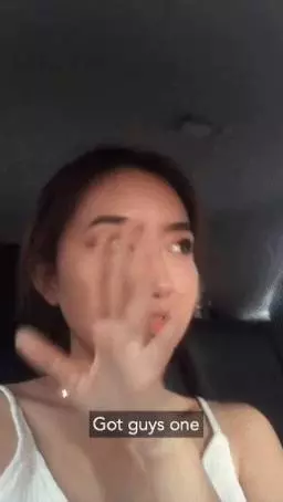 因為一個問題,一個新加坡美女連續上了6個計程車司機的車