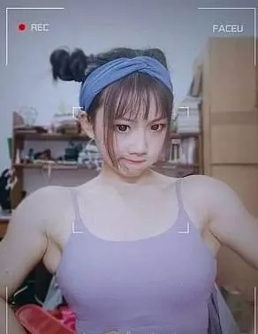 大膽公開徵友!軟萌正妹哭喊「交不到男友」…往下一看「尺寸太大」瞬間懂了 -