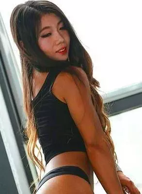 大膽公開徵友!軟萌正妹哭喊「交不到男友」…往下一看「尺寸太大」瞬間懂了 -