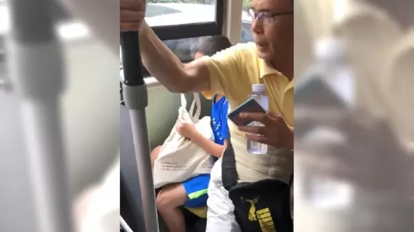 把小男孩當人肉坐墊逼他讓位!男孩嚇哭,阿伯怒嗆:我老人又是身障,這位子只有我可以坐