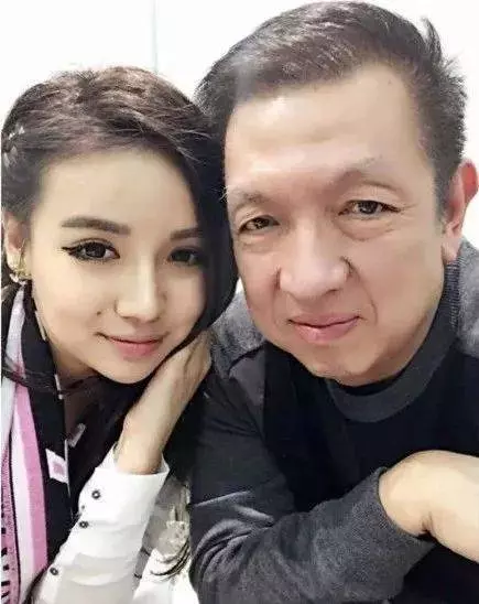 貴為新加坡富豪公主的 「新加坡第一美女」 曾絕望自殘,她開掛的人生為什麼會絕望 ?