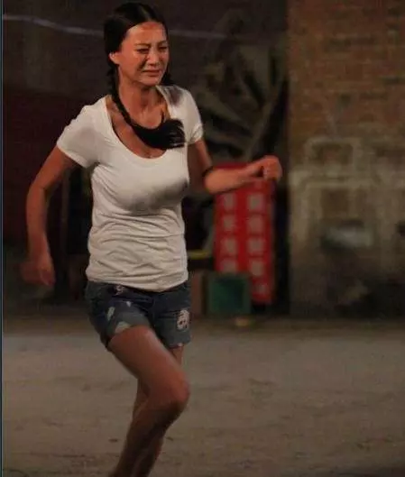 《一路向西》女主身材走形,昔日女神如今變成這樣 !