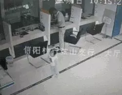 3歲女兒在房間玩,廚房的媽媽聽到一聲悶響,跑過去發現女兒沒了!