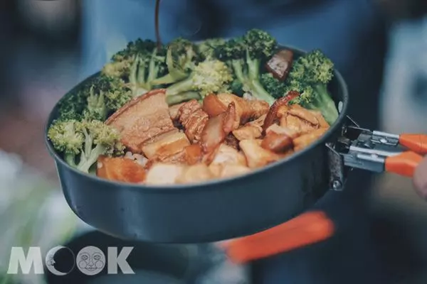 超療癒抹茶山!360度坐擁蘭陽百萬級夜景