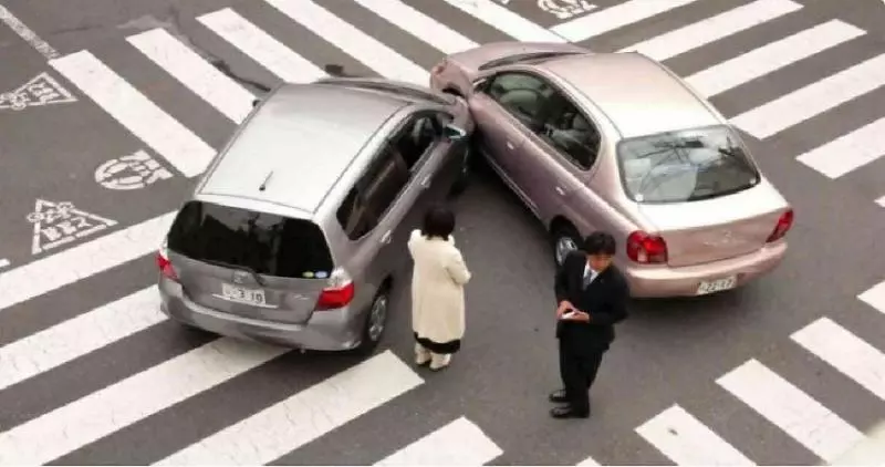 她車禍被撞以後「做錯了一件事」讓她付出幾十萬的代價!連警察也只能搖搖頭,趕快警惕大家!