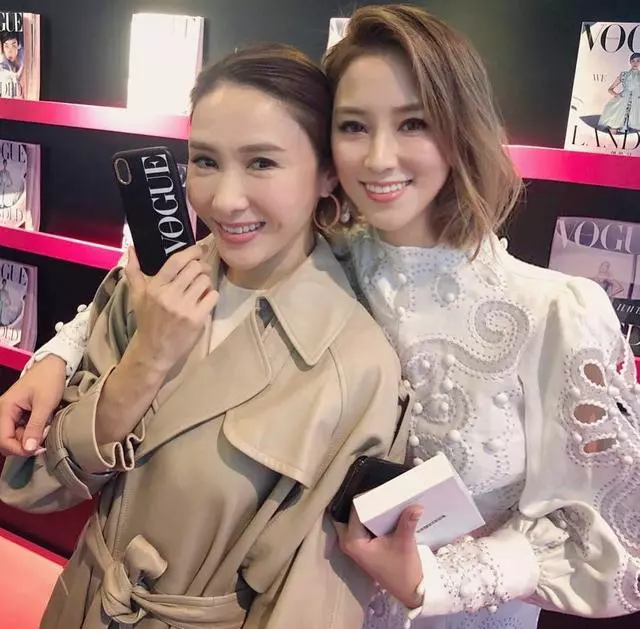 兩大豪門闊太同框比美:徐子淇性感撩人,黎姿顯蒼老憔悴!