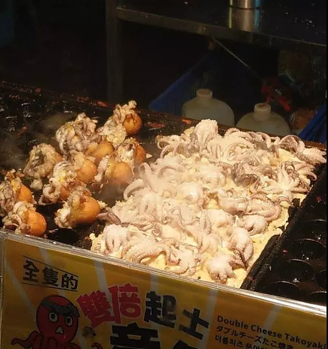 頭腳炸出!超狂章魚燒塞「滿滿整隻」 過來人一看秒滅火