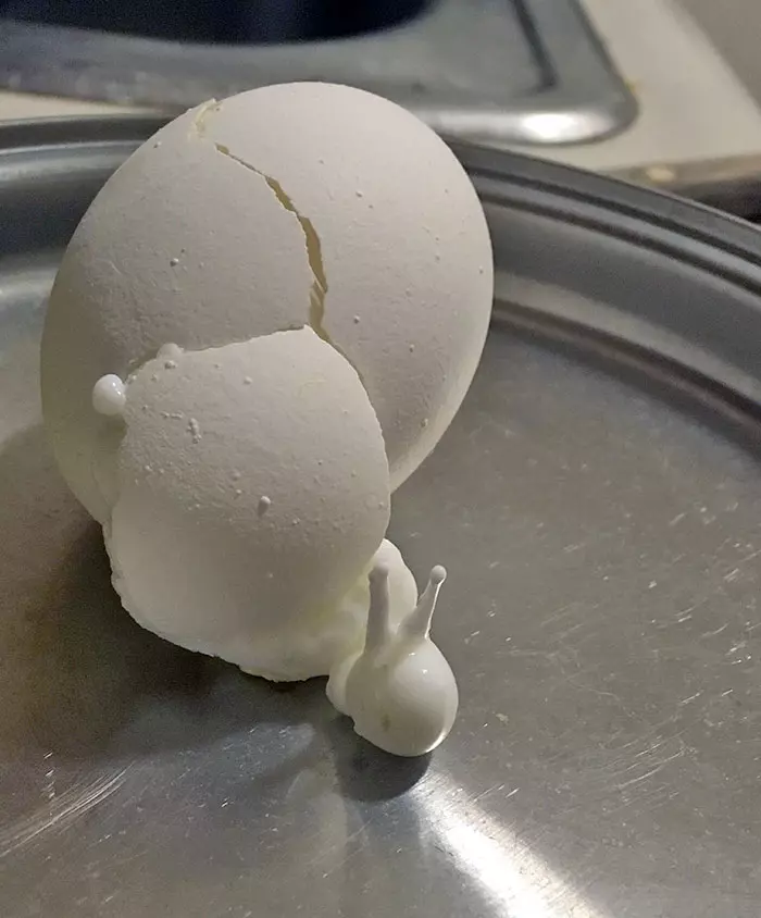 20張證明「你的大腦已經失去掌控」的錯覺照片 體育館變成UFO嚇壞同學!