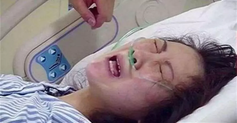 孕婦產前痛到狂吼:「你為什麼要射在裡麵」?結果老公「爆笑回答」笑死護士!