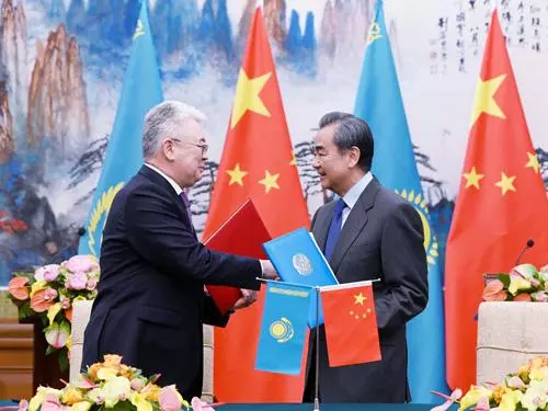 上任後將中國作為最先出訪國家的外長 首次赴華和中國外長談了啥?
