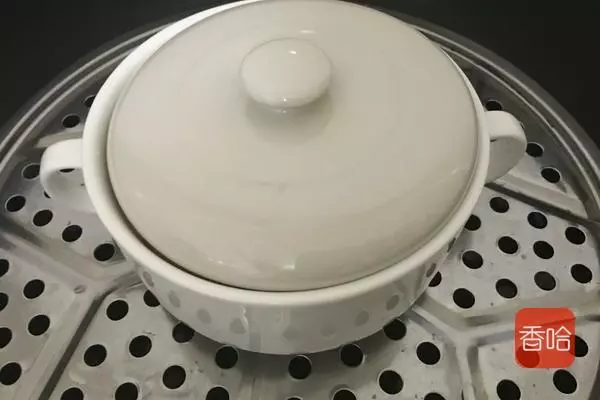 木瓜燉牛奶,蒸一蒸,又香又甜,營養美味,女人要常吃!