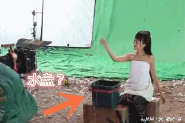明星拍戲「下半身」不能看,一個比一個奇葩,原來我們都被電視劇騙了!