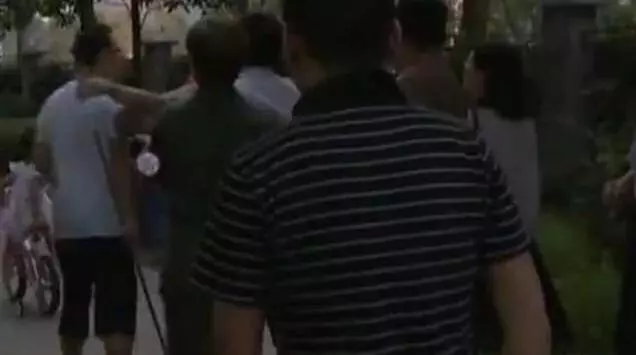 父親年輕時拋棄妻兒,老了要求博士生兒子贍養,兒子:法庭見。