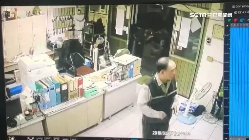 深夜電梯現詭聲 竟是保全搞鬼嚇住戶