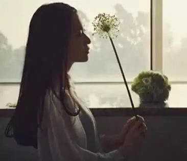 老公對我很好,我一直以為我很幸福,直到我發現他是個玻璃!