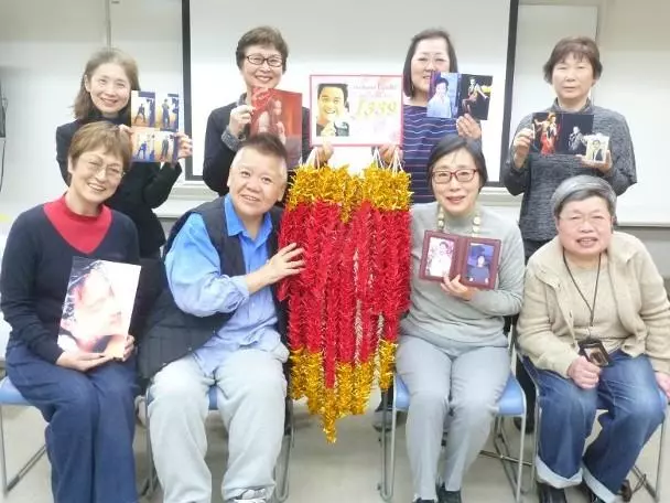 張國榮離世16年,歌迷製作千紙鶴悼念「哥哥」,但沒想到現奇蹟!