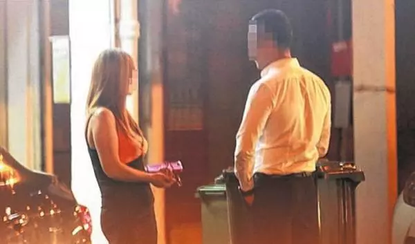 「要不要按摩?」 辣妹街邊攔車拉客 報警也沒用 社會變了!!
