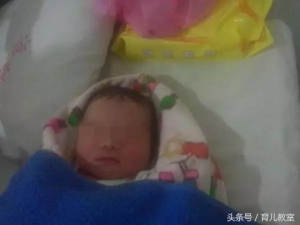 產婦生下寶寶,寶爸卻一心玩手機!害寶寶和寶媽先後離世!