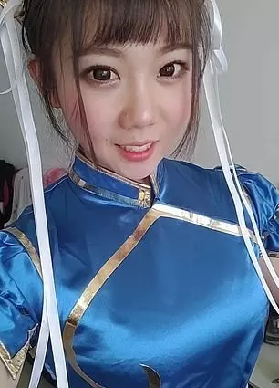 21歲大眼萌妹「天使臉孔+萌噠噠身材」超不科學,往下看妙懂了...嬌羞喊:我保護你