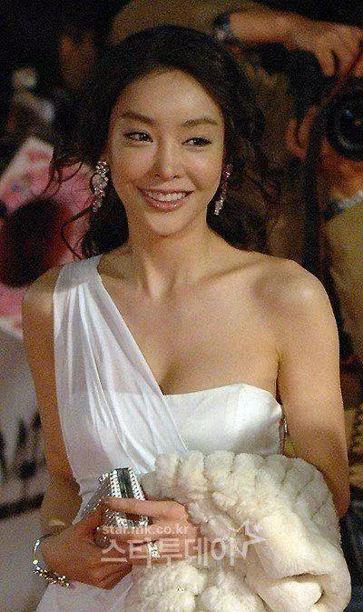 真相曝光!壓垮張紫妍原因曝光!被迫結紮「方便無套三門齊開」!