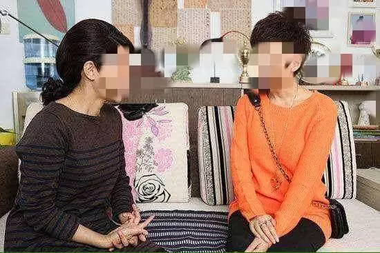 和大嫂同時懷孕,我媽煮了兩碗面,嫂子卻要換碗,吃到一半我哭了