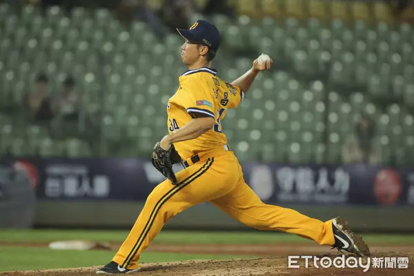 中職/強襲安打後暖心道歉!林益全站出口等李振昌