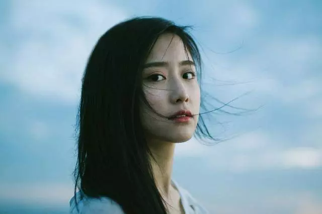 男人瘋狂「愛上你」的8個表現,中4條以上,說明他愛你入骨!