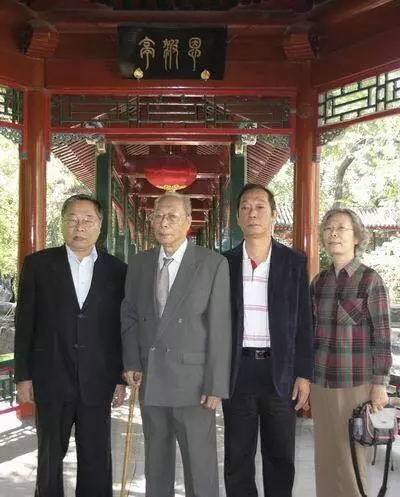 他才是中國真正富二代,不僅哥哥是皇帝,光緒是他伯父,奶奶還是慈禧!還活到2015年!