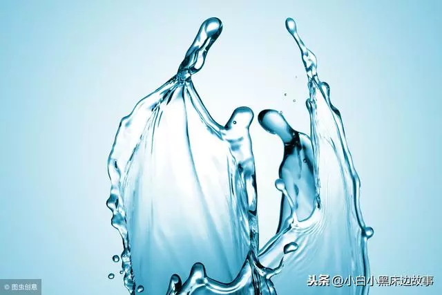 結婚時,後媽和親媽各陪1張卡,查完餘額,我情緒失控,嚎啕大哭
