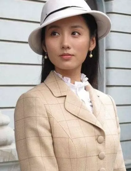 她是唐嫣閨蜜,拒絕潛規則出道十幾年零緋聞,今嫁東華上仙超幸福