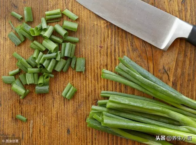 黑豆排骨湯的做法及功效——調中下氣、利尿明目!