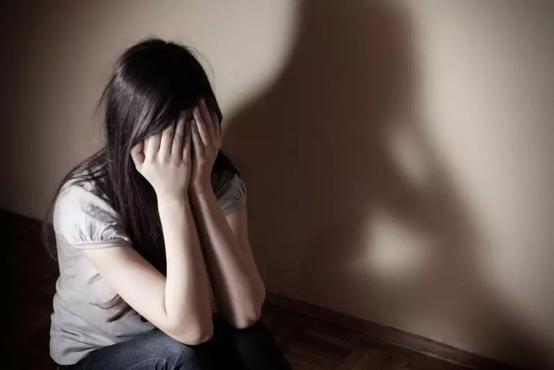 【新加坡】不甘心被甩 印裔男友強暴前華裔女友 ! 月經來潮也硬來 !
