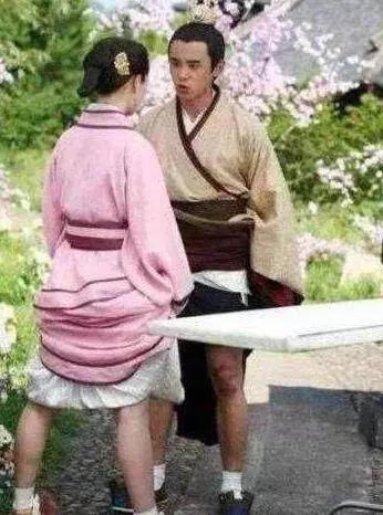 明星拍戲下半身不能看,一個比一個奇葩,原來我們都被騙了!