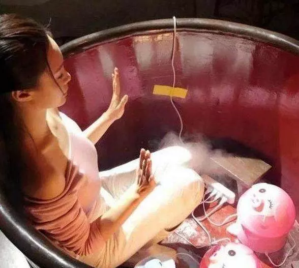 明星拍戲下半身不能看,一個比一個奇葩,原來我們都被騙了!