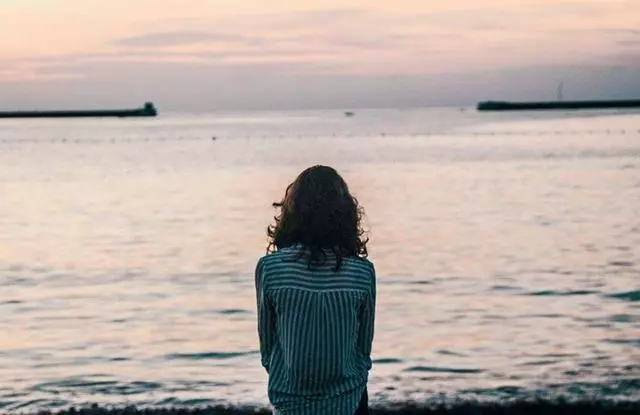 婚後度蜜月老公非要帶著婆婆,歸來後他們的做法,讓我決定離婚