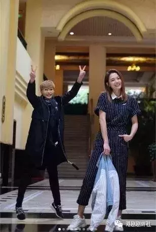 TVB小花宣布離婚22天,發文叫自己要開心微笑!