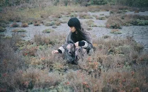 婚後婆婆抱個孩子讓我收養,10年後親生母親出現,我才知道真相!